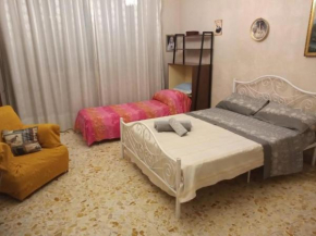 Appartamento turistico Giarre Offre Camera in condivisione Euro 300 al mese Giarre